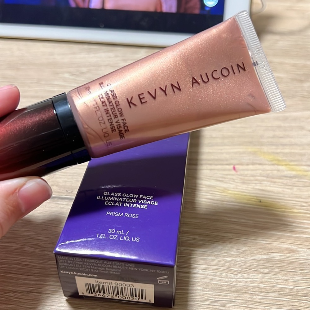 Kevyn Aucoin Glass Glow Prism Rose